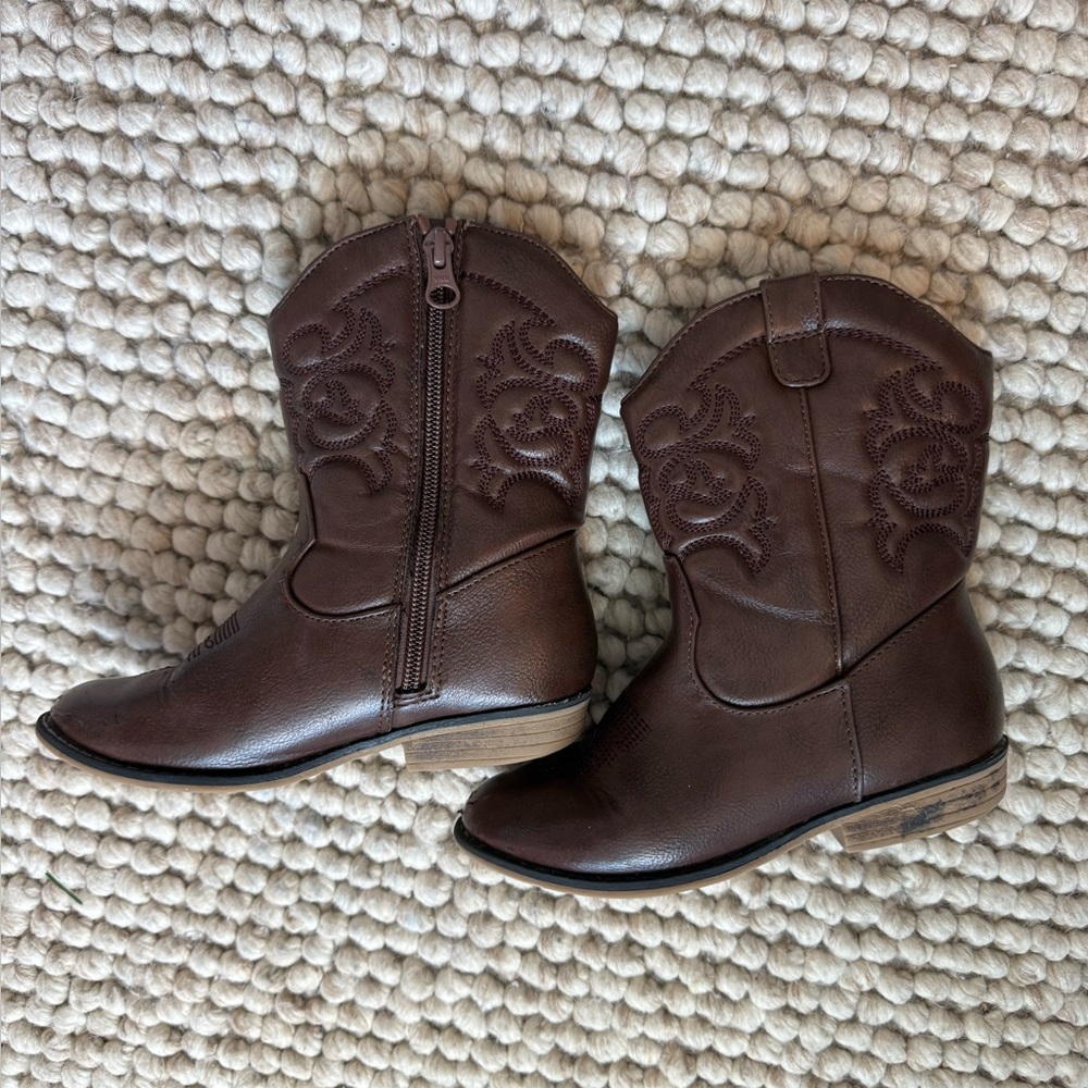 Kids Cowboy boots. 12